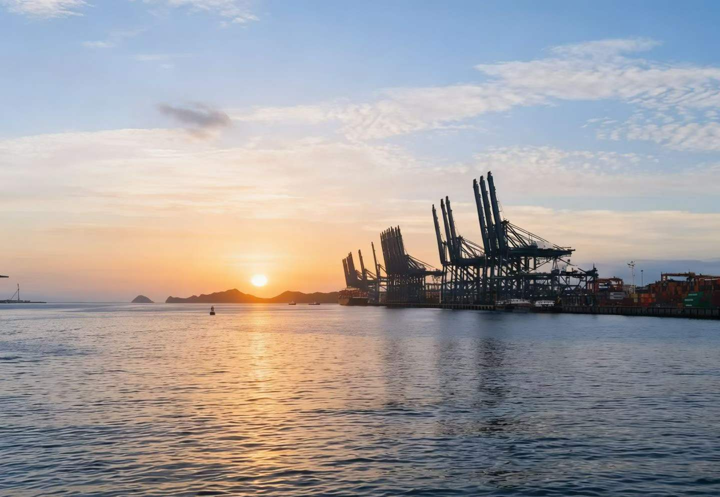 海力物流國內內貿海運貨代公司選擇指南：六大核心要素助您決策